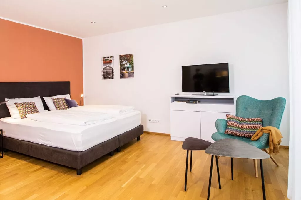 216890-Schlafzimmer