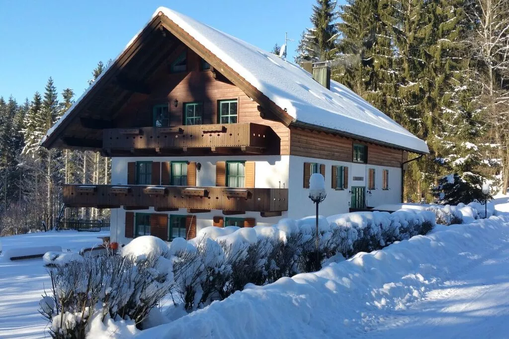 466835-Exterior winter