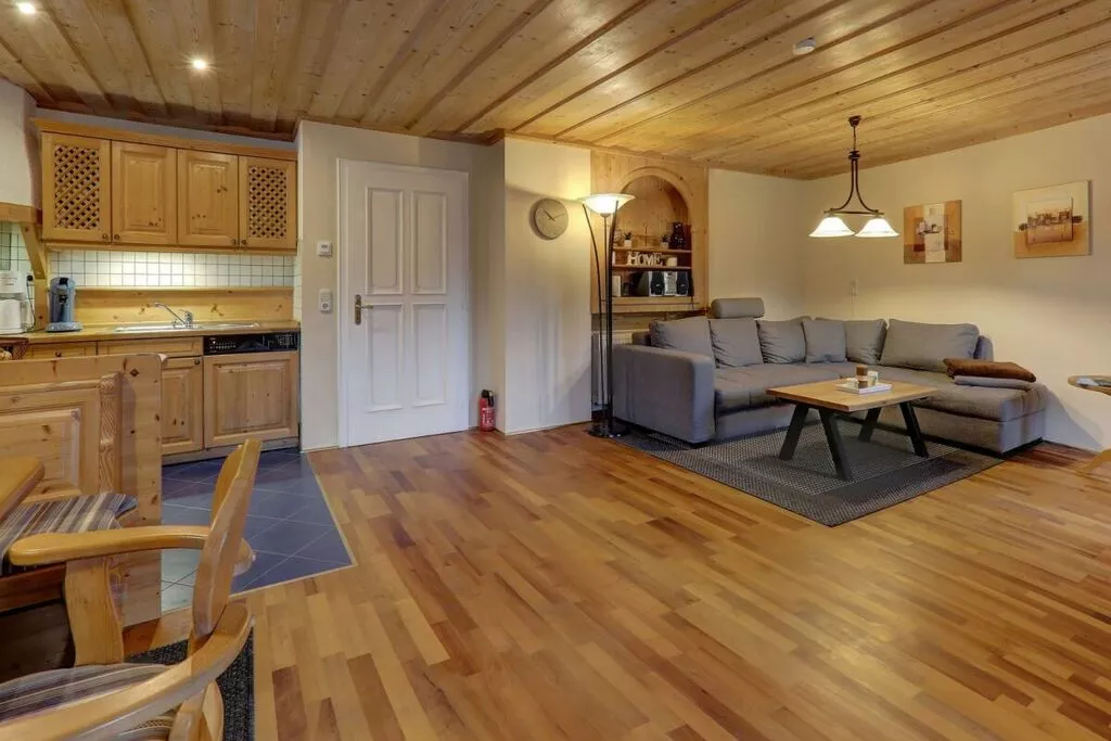 466835-Living room
