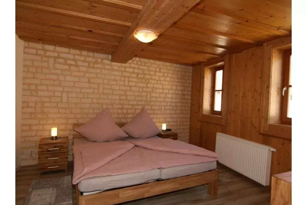 389409-Bedroom