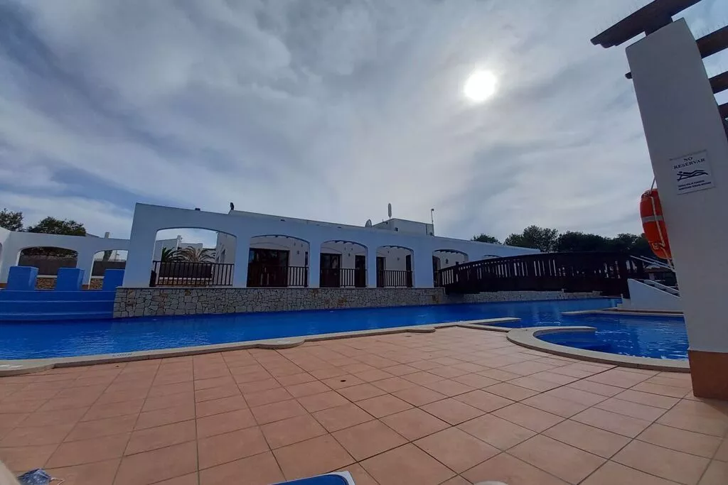 323740-Pool