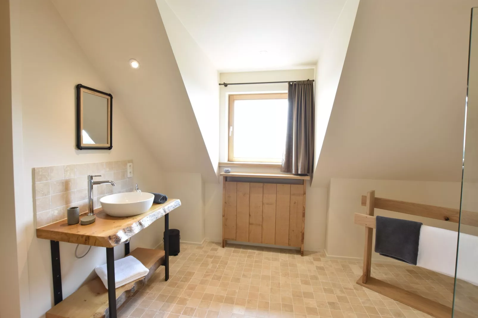 Gisèle-Bathroom