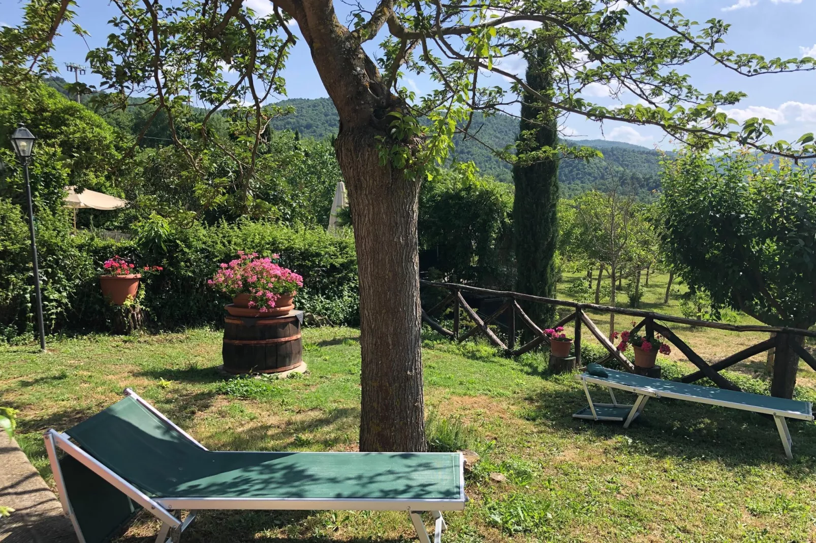 Il Fienile-Gardens summer