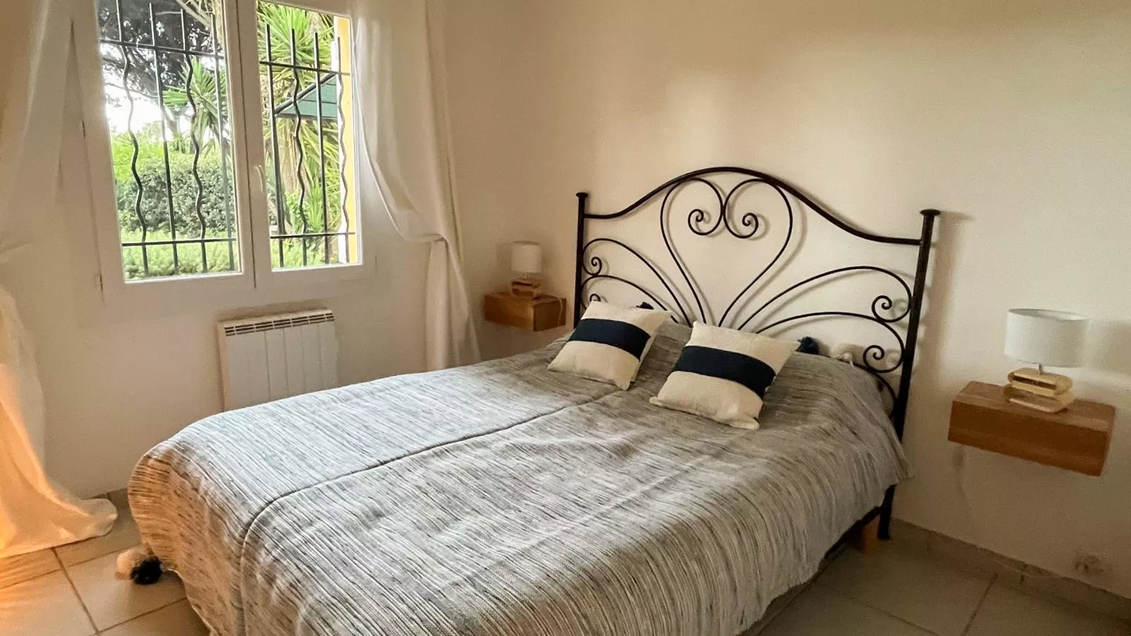 Les Myrtes-Bedroom