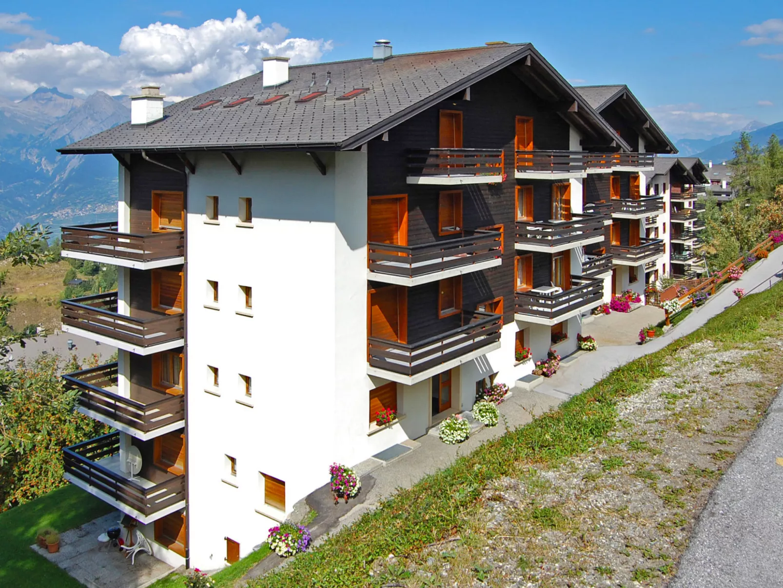 Swiss alps Cocoon Cascade 5-Outside