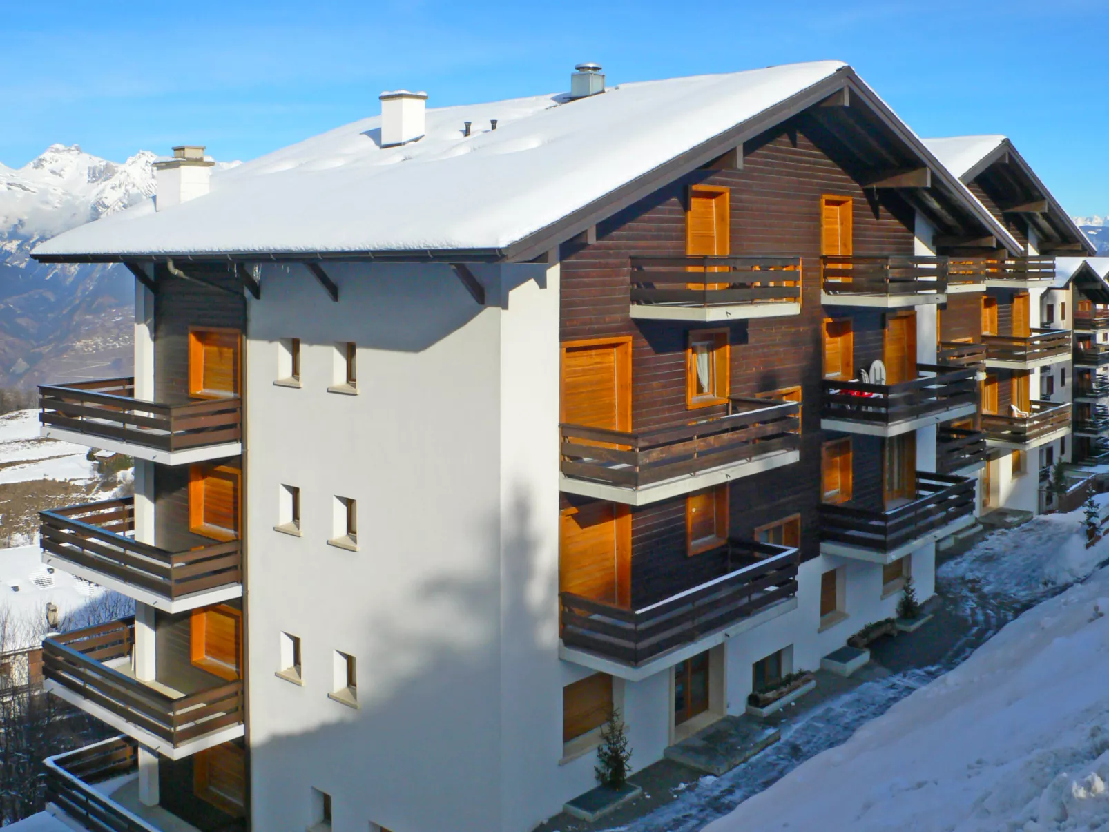 Swiss alps Cocoon Cascade 5-Outside