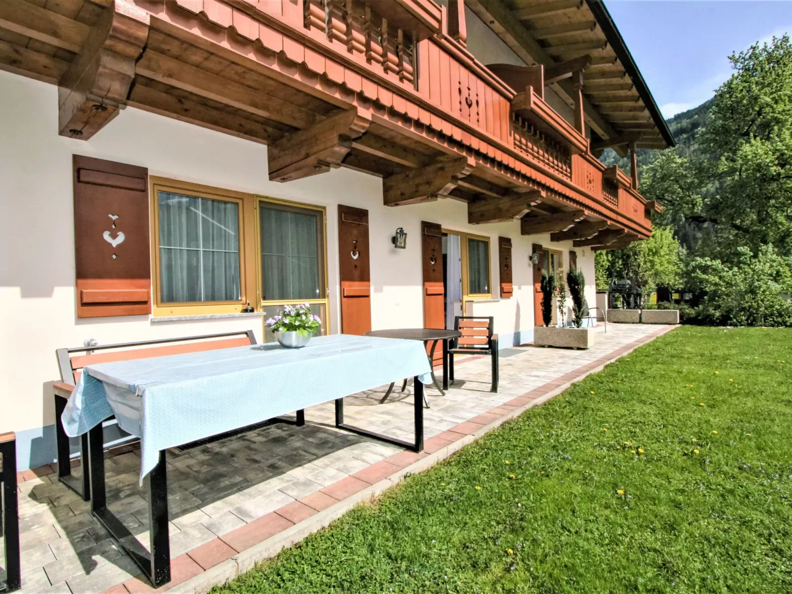 Apartment Wallischer Johann-Draußen