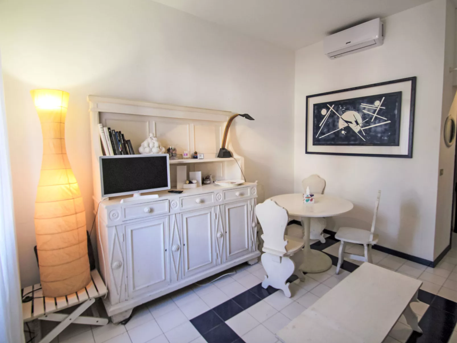 Apt 3-Dedans