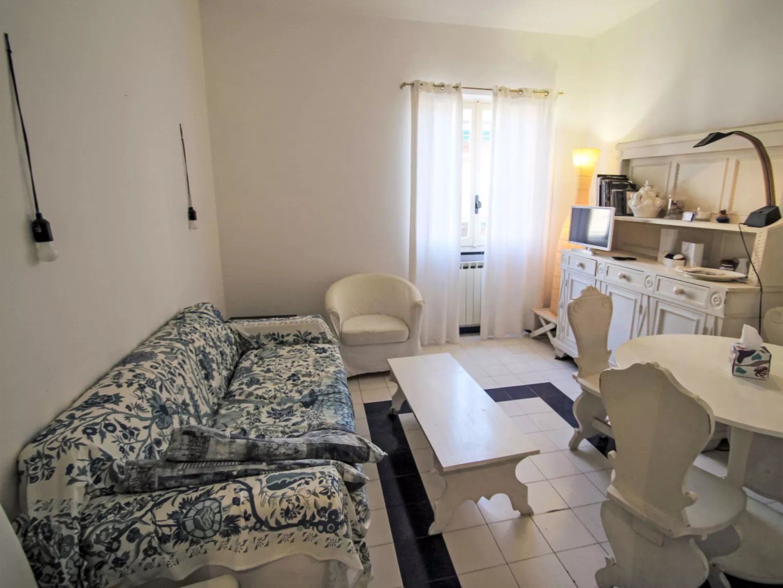 Apt 3-Dedans