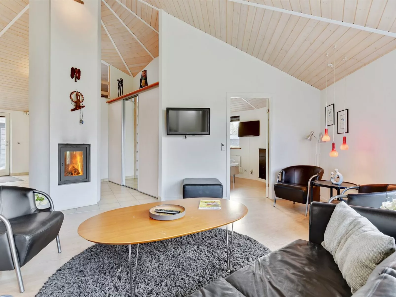 "Adrienne" - 35km from the sea-Inside