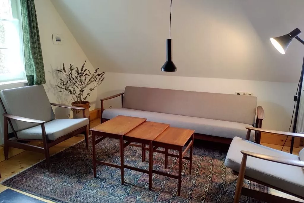 5264-Living room