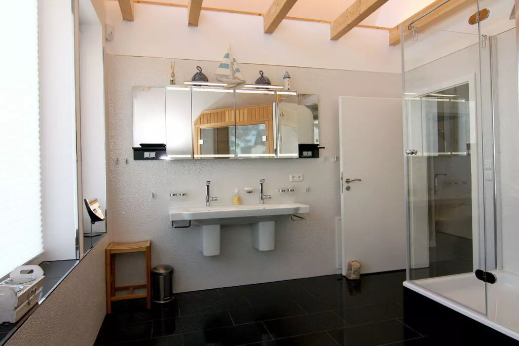62638-Bathroom
