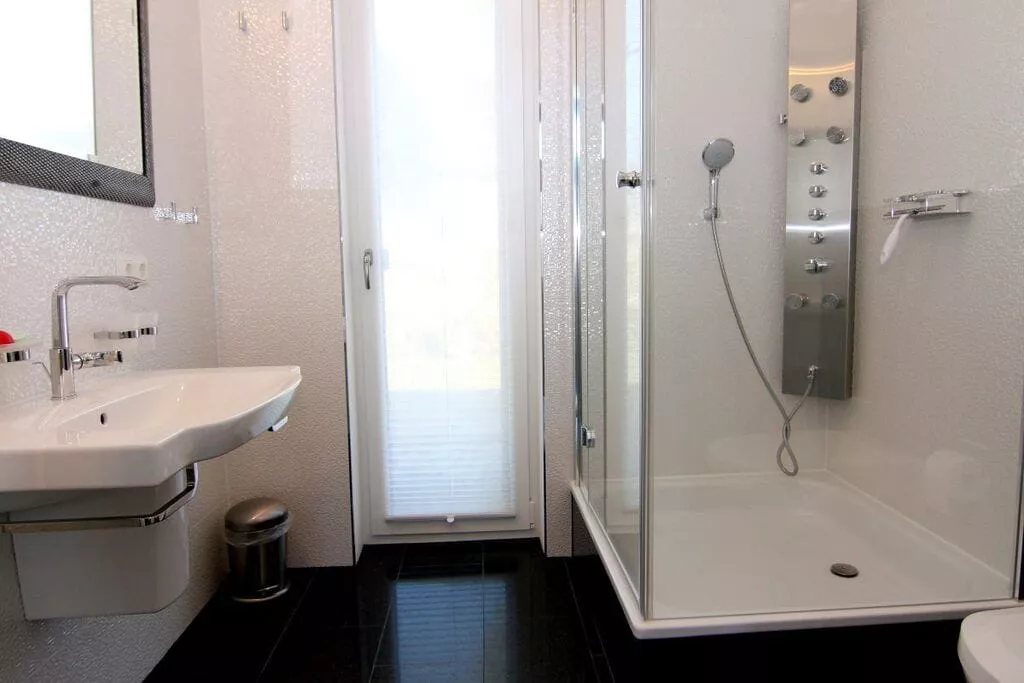 62638-Bathroom