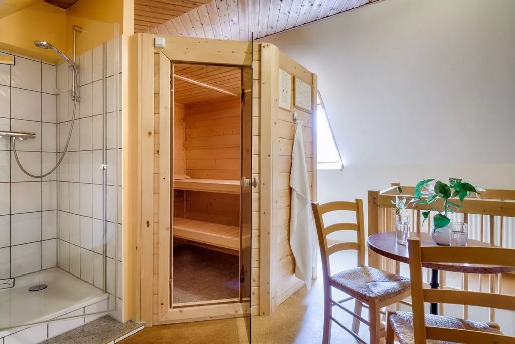 38067-Dining room