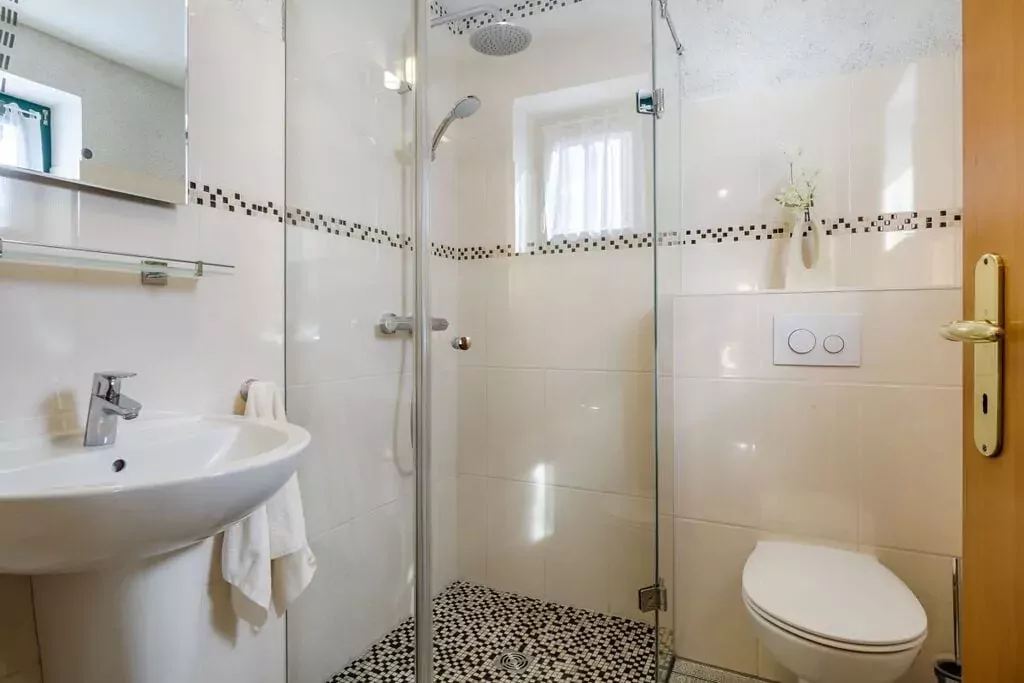 38067-Bathroom