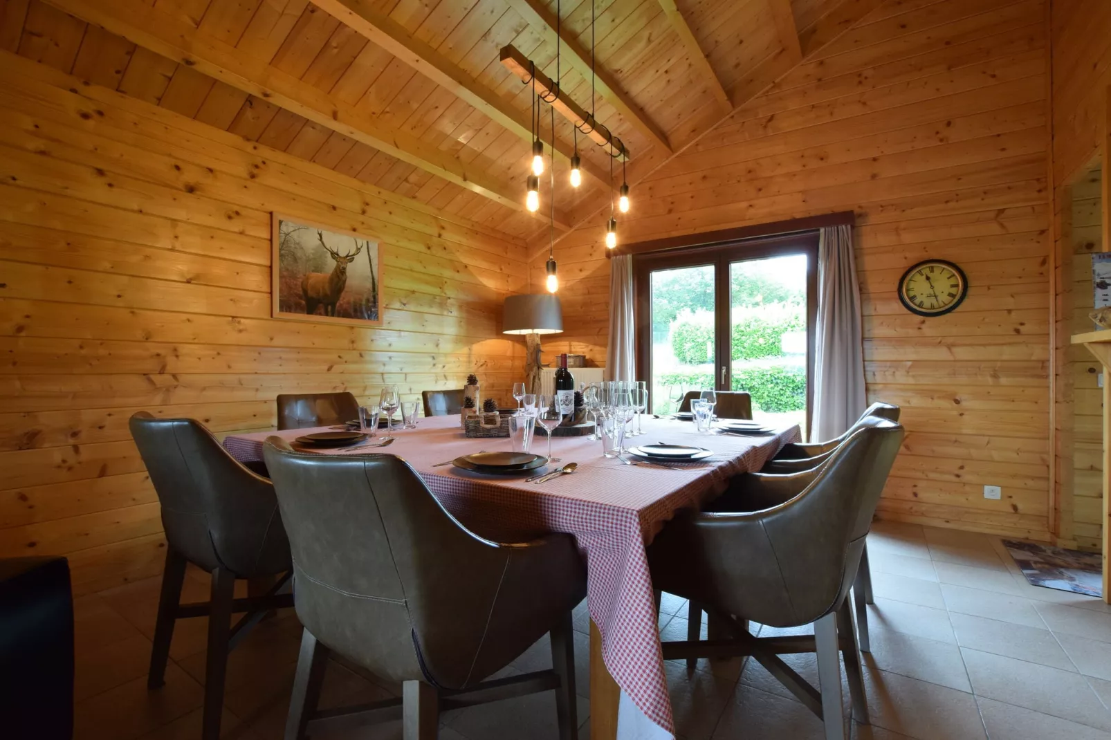 Happy Wood Chalet-Dining room