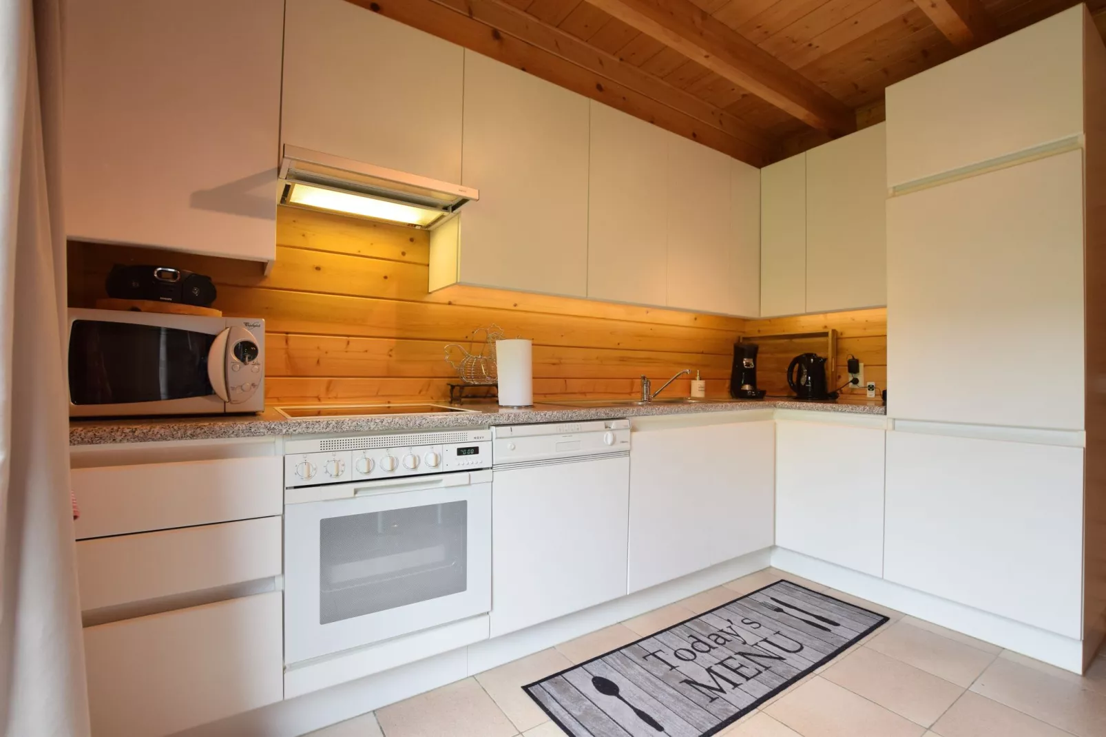 Happy Wood Chalet-Kitchen