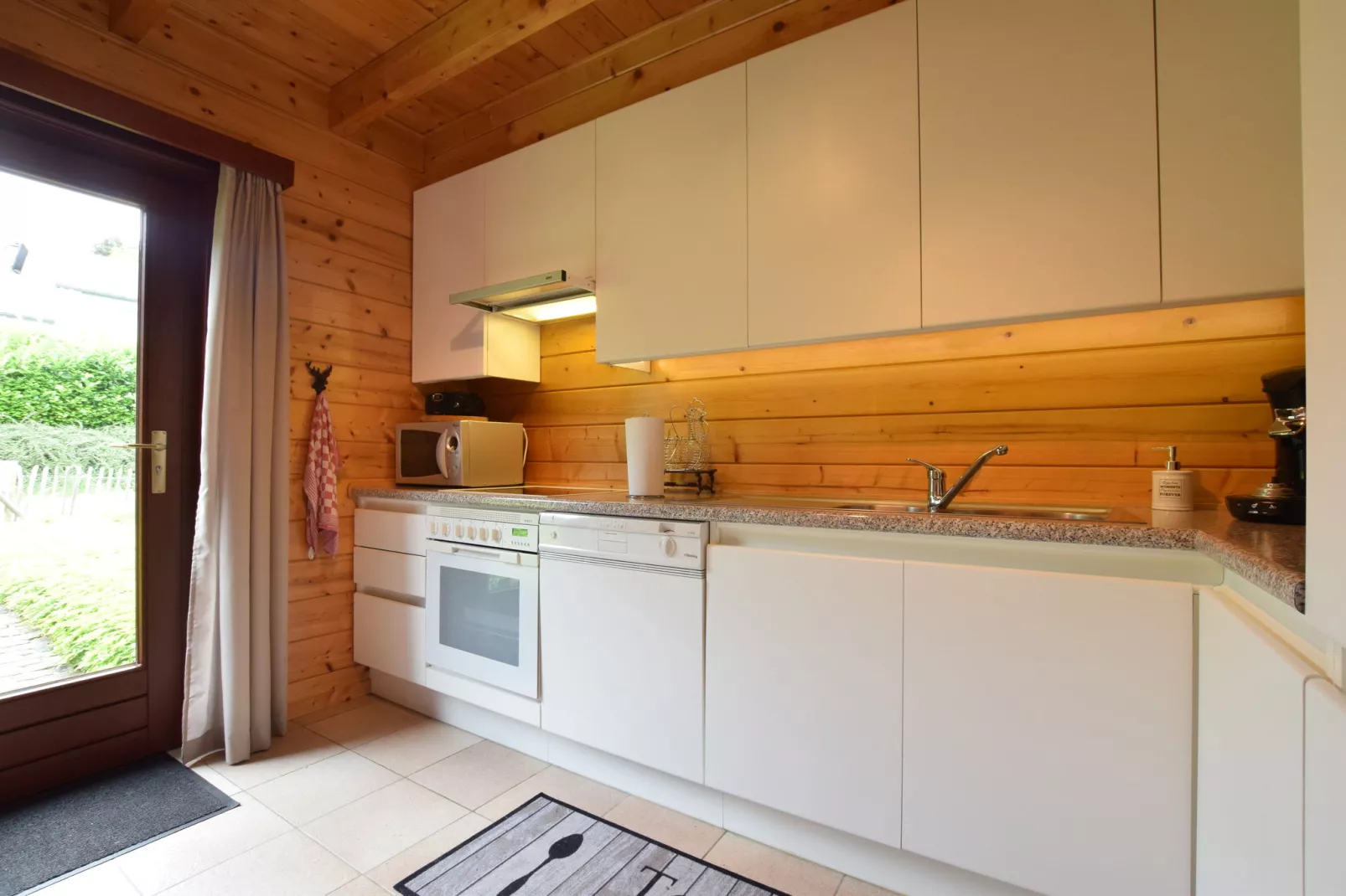 Happy Wood Chalet-Kitchen