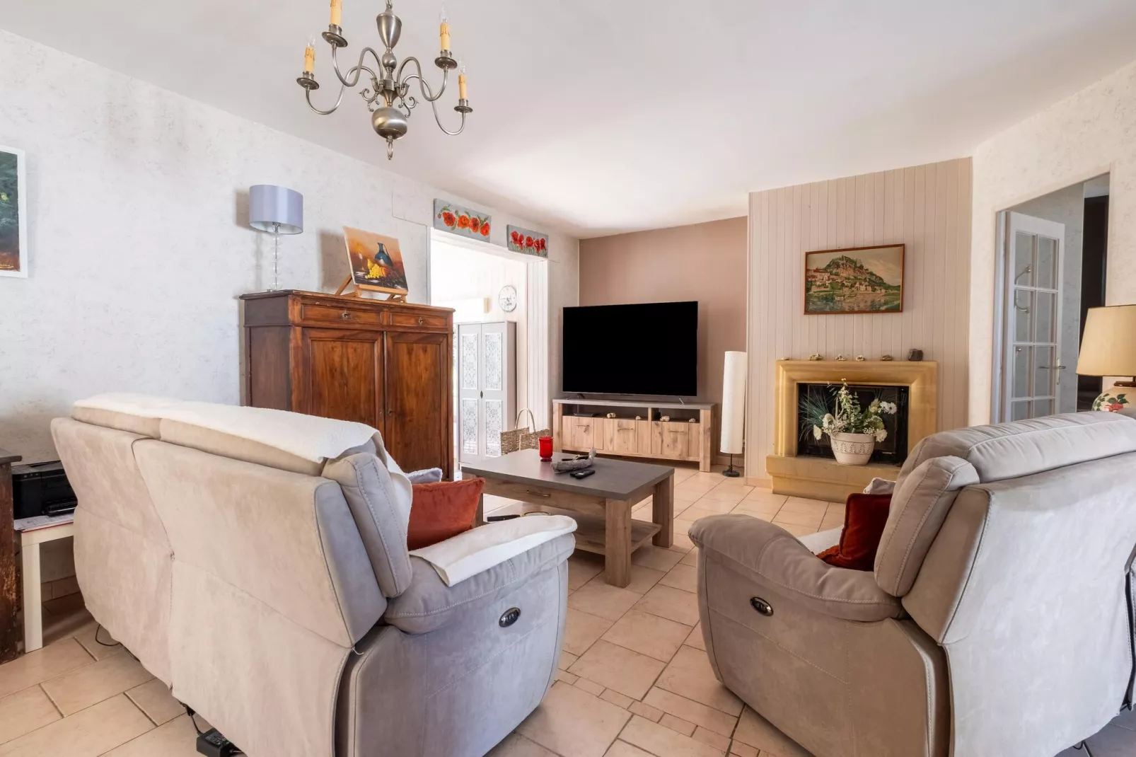 La Périgourdine-Living room