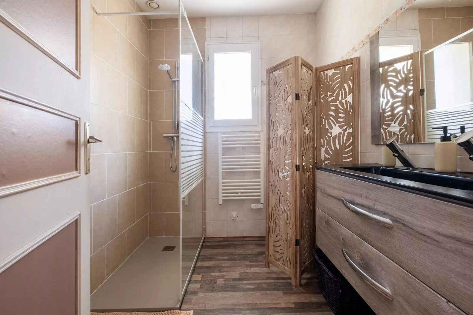 La Périgourdine-Bathroom