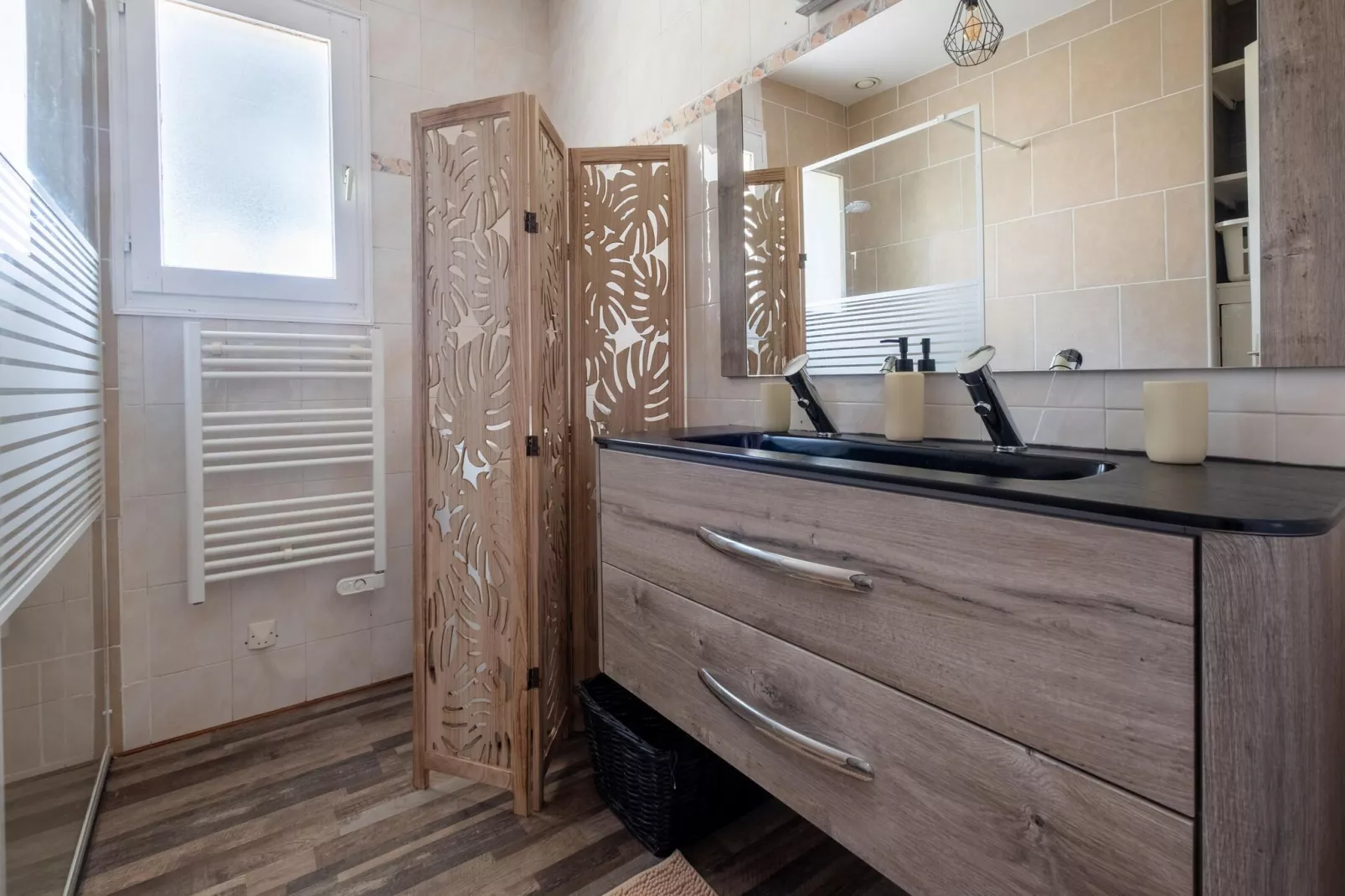 La Périgourdine-Bathroom
