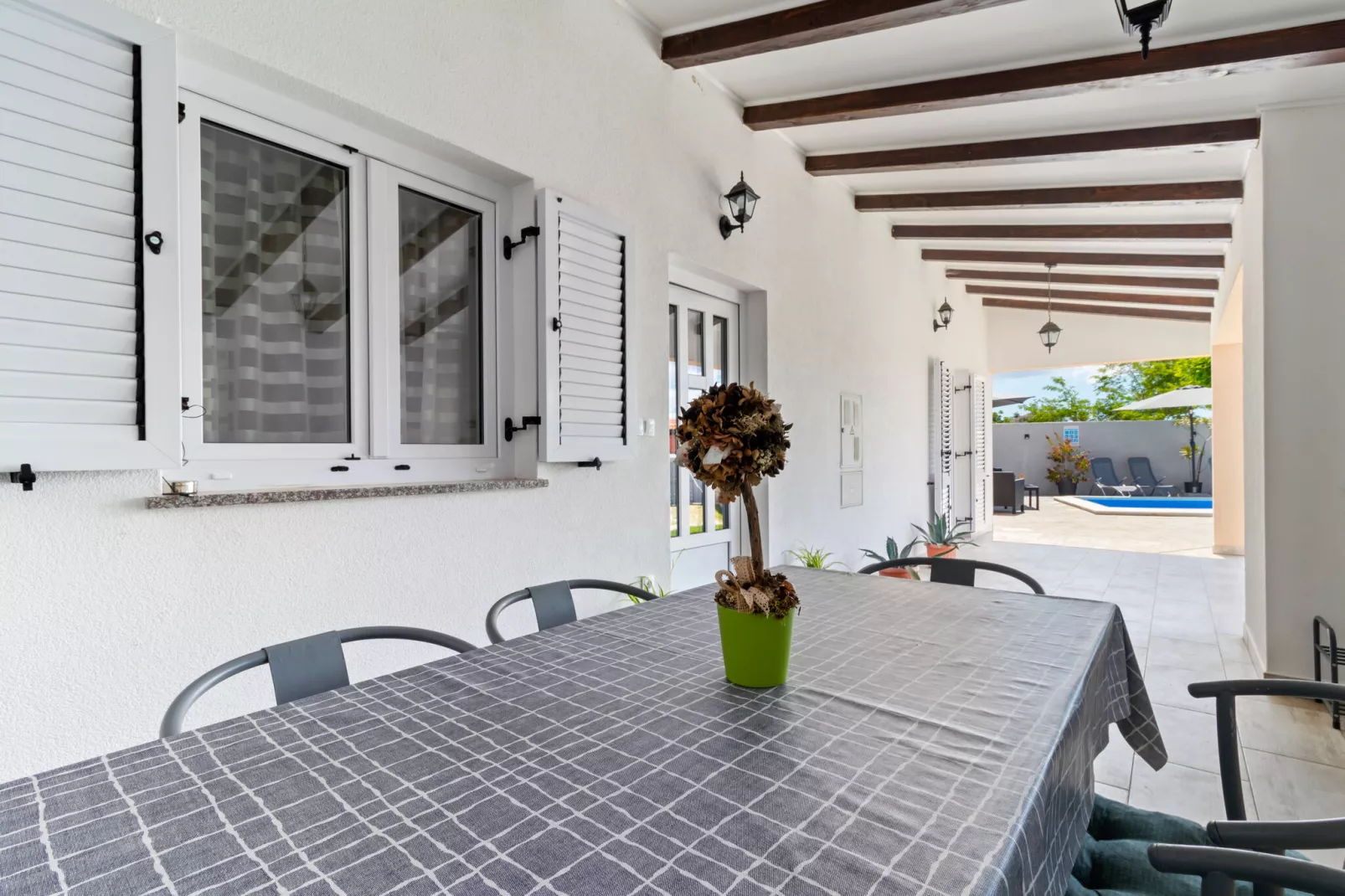 Holiday House Marin-Ambiente