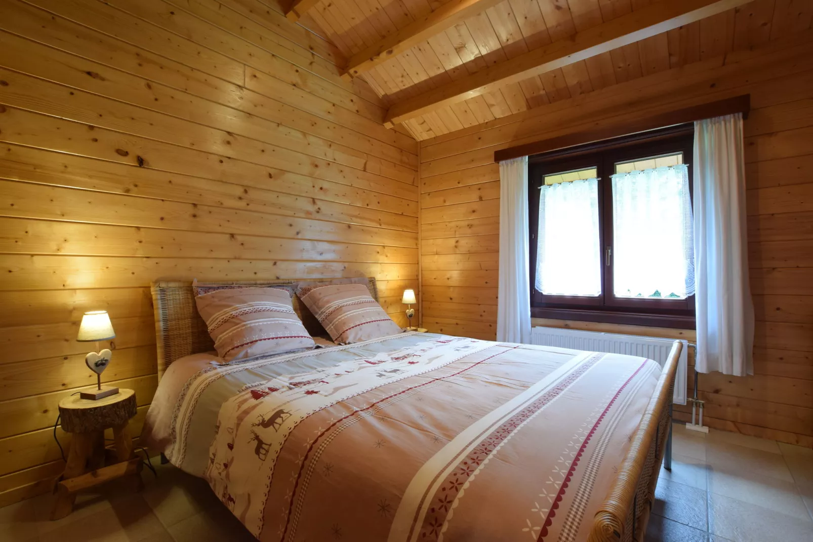 Happy Wood Chalet-Bedroom