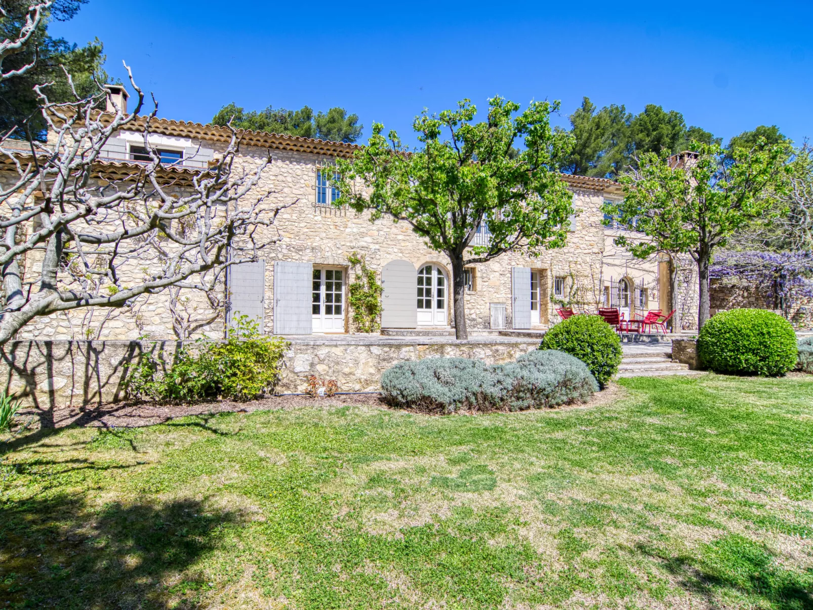 Domaine de Piegros-Outside