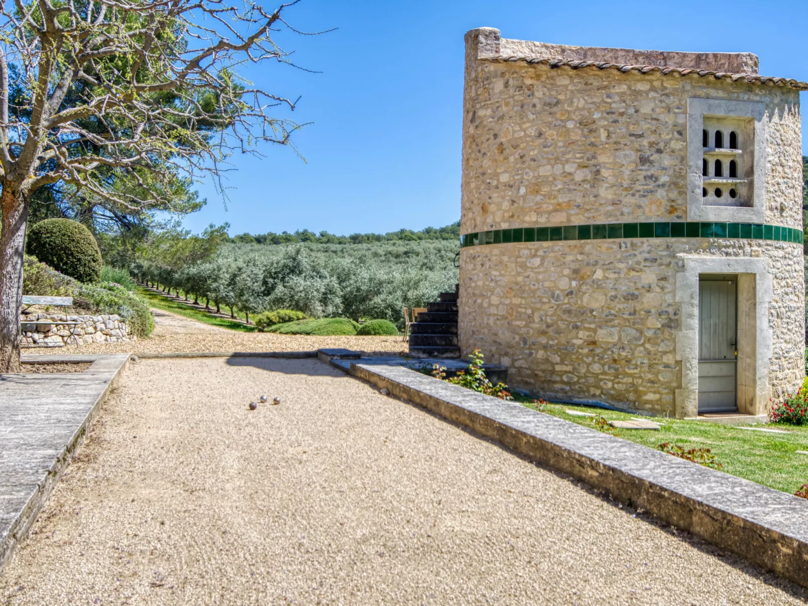 Domaine de Piegros-Outside