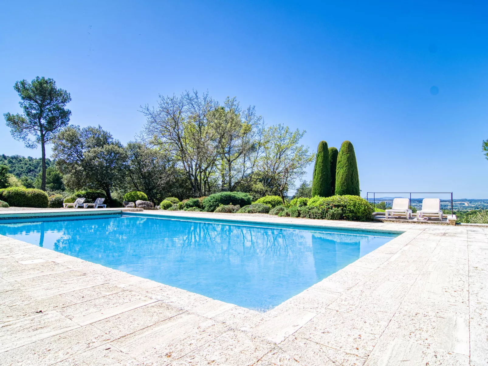 Domaine de Piegros-Outside