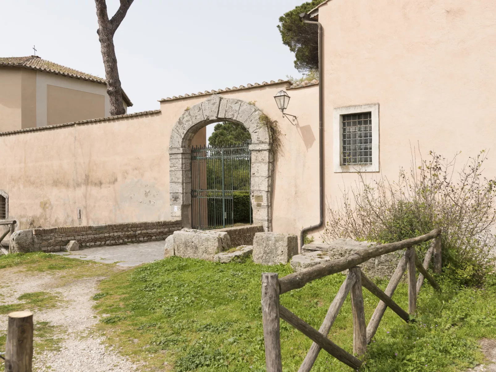 Castello di Torre in Pietra-Outside