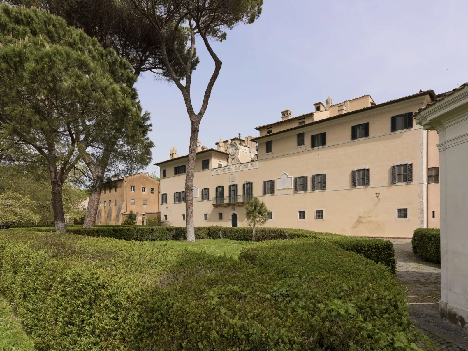 Castello di Torre in Pietra-Outside