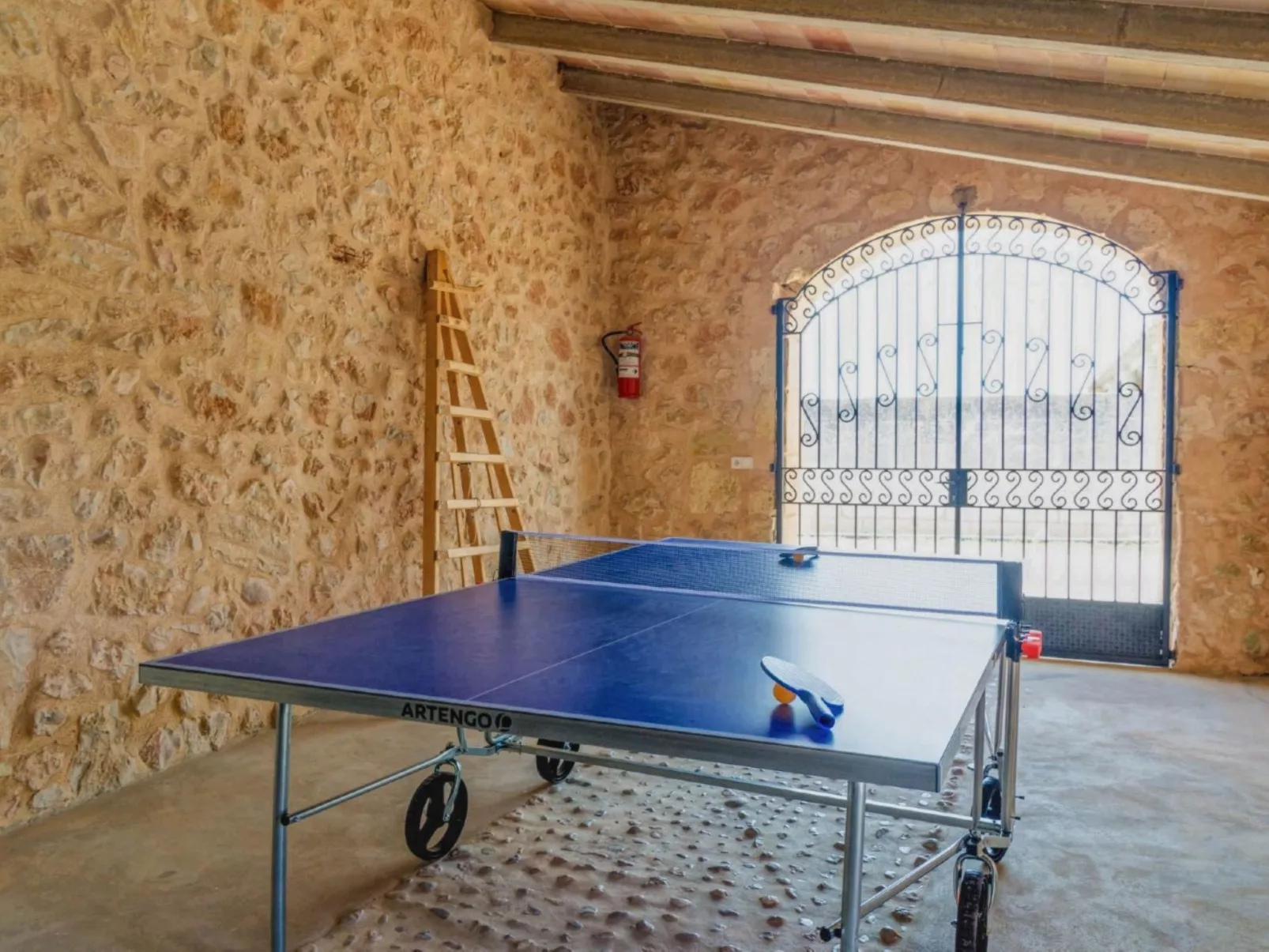Albadallet-Inside