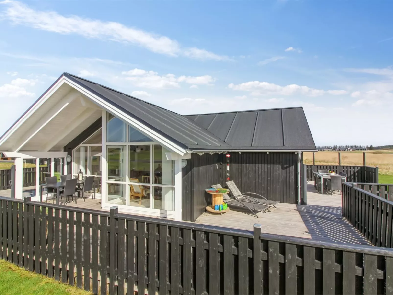 "Mirkka" - 1.5km from the sea-Outside
