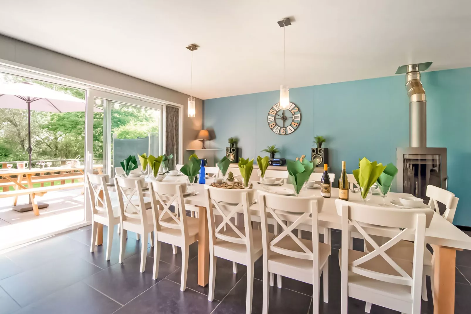 Super Flux-Dining room