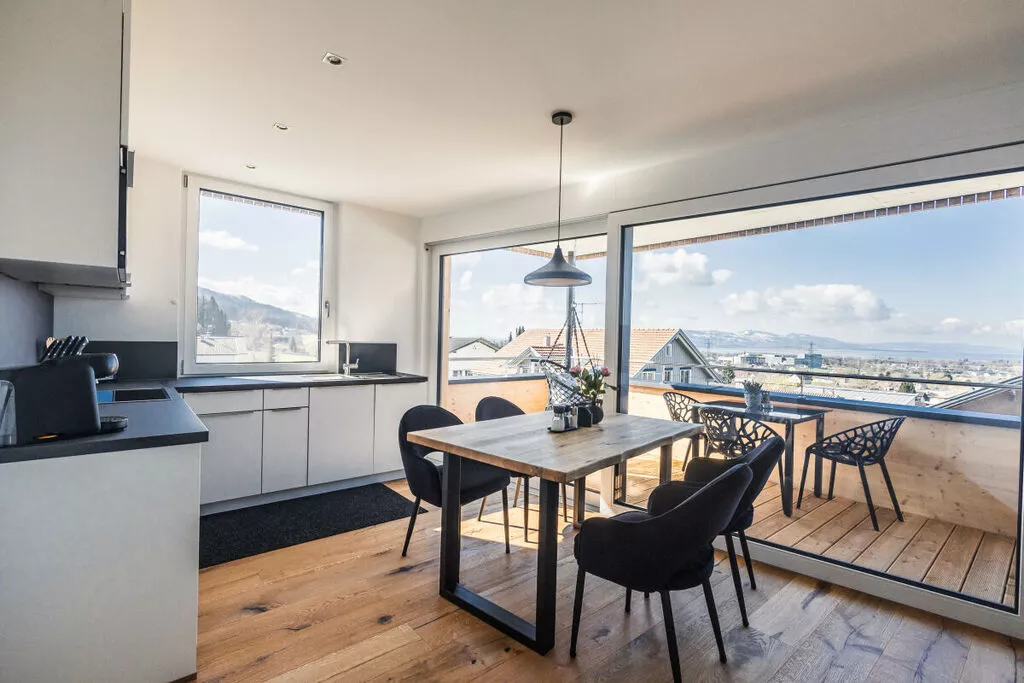 444607-Dining room