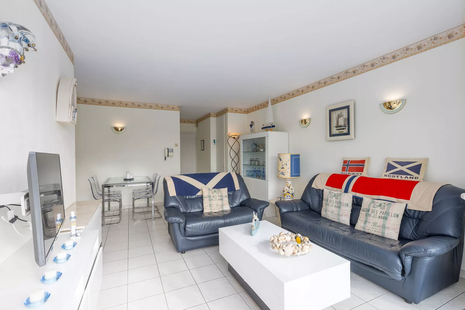 Golf Azur I Biarritz 0003-Living room
