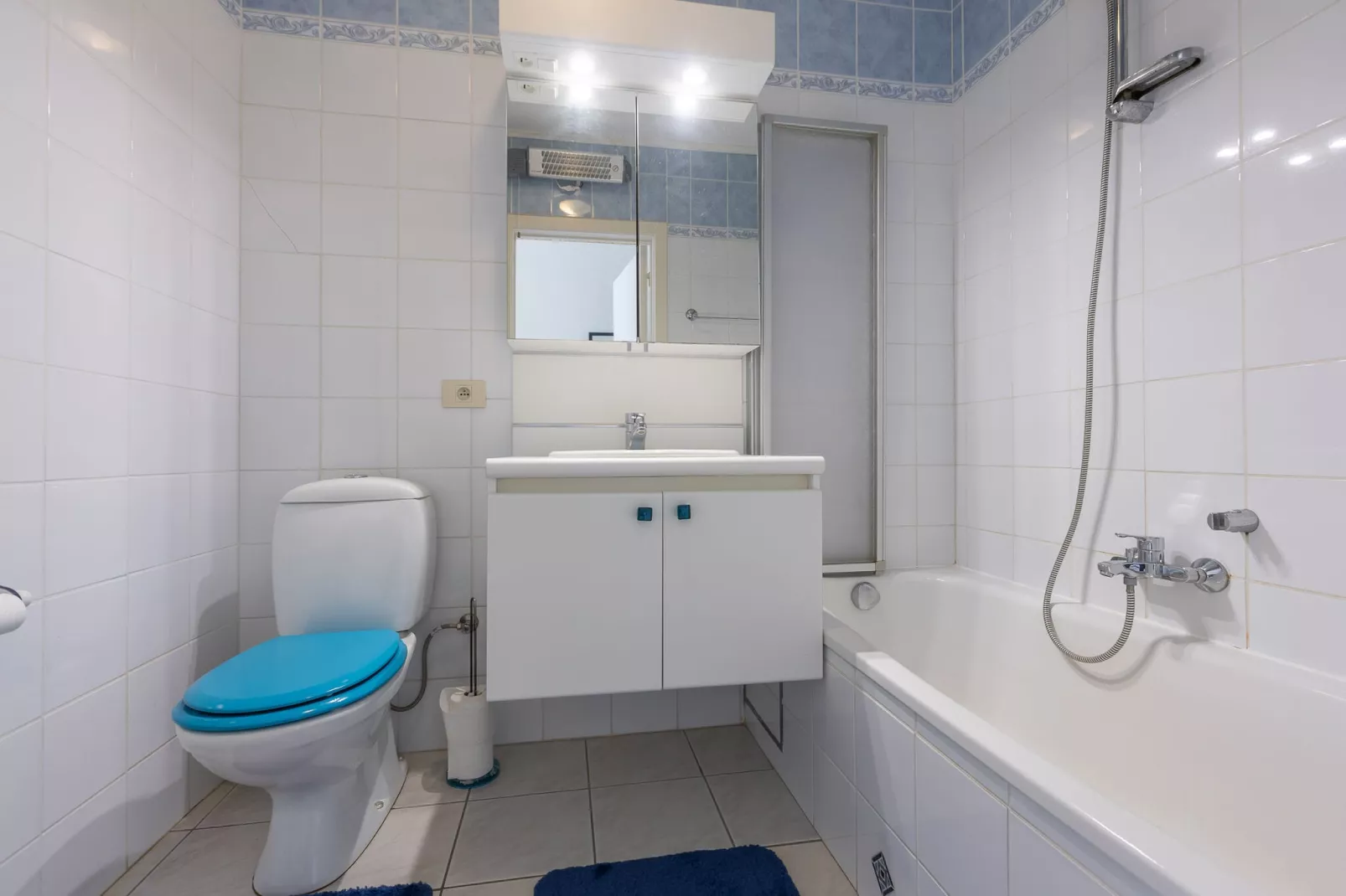 Golf Azur I Biarritz 0003-Bathroom