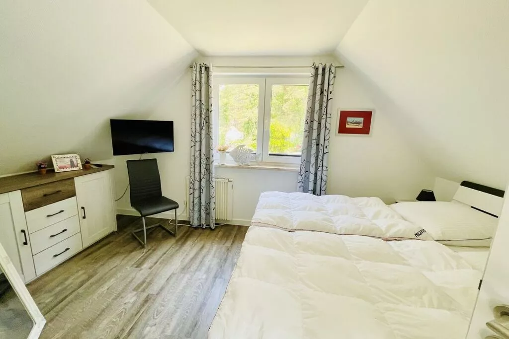 452838-Bedroom