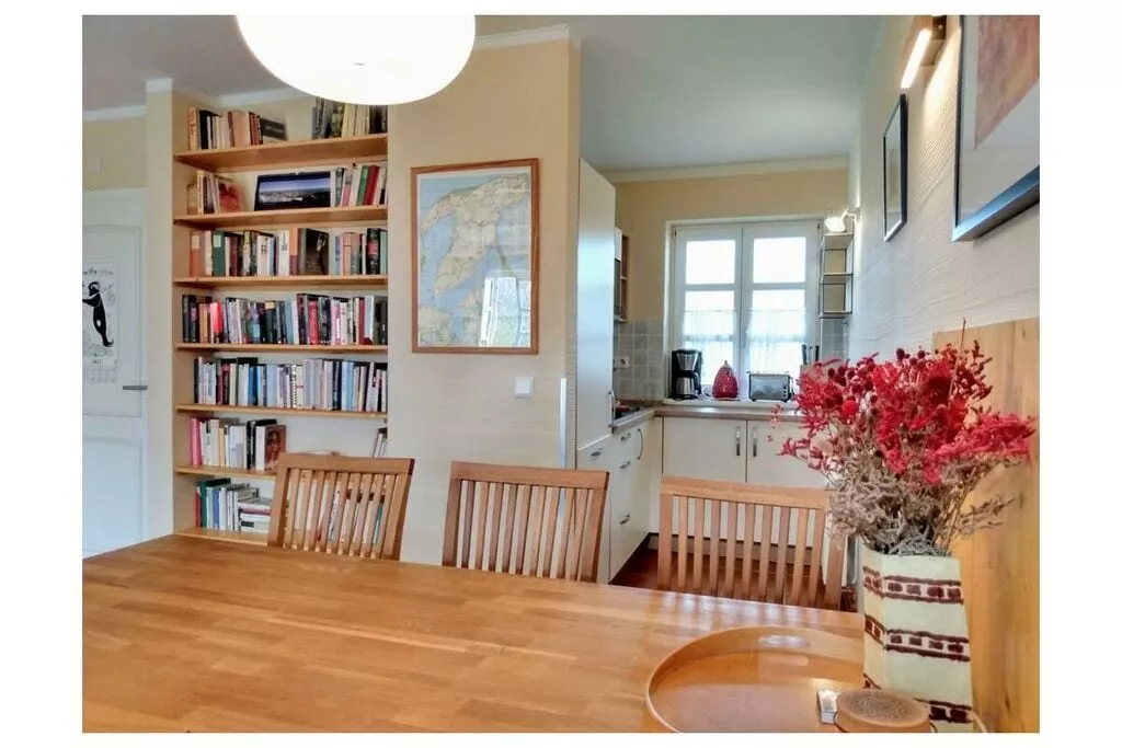 431735-Dining room