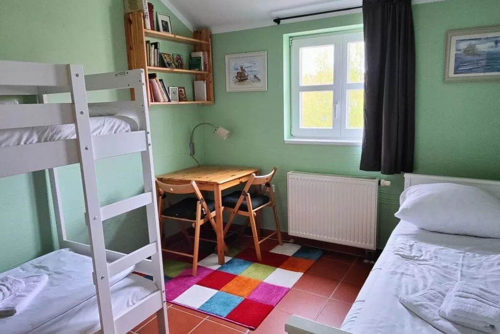 431735-Bedroom
