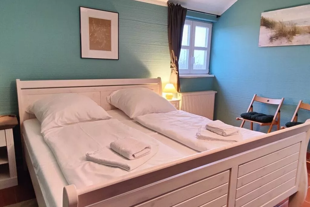 431735-Bedroom