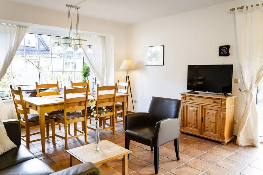 164421-Dining room