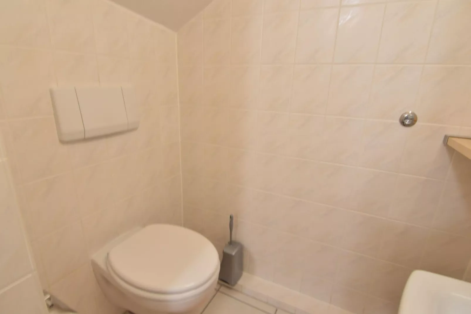 Andrea Wienpahl-Bathroom