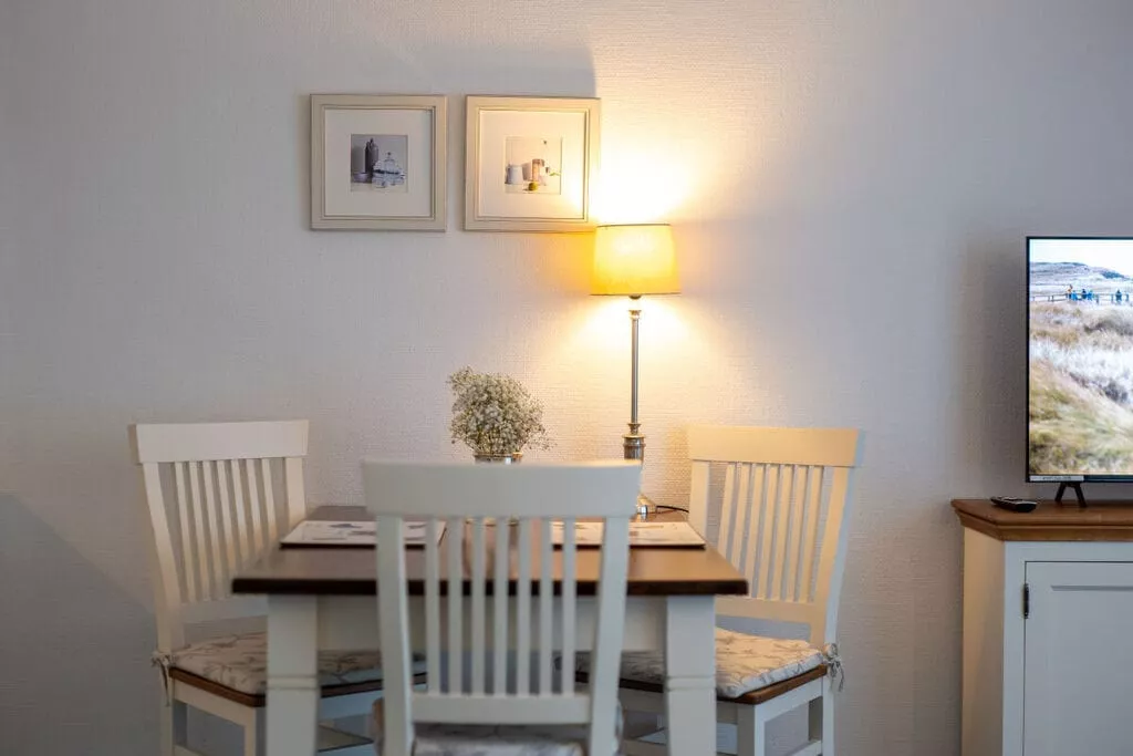 393695-Dining room