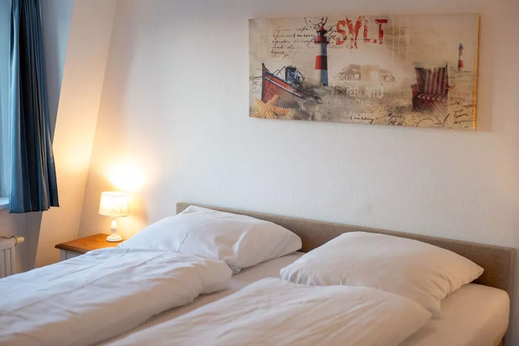 393695-Bedroom
