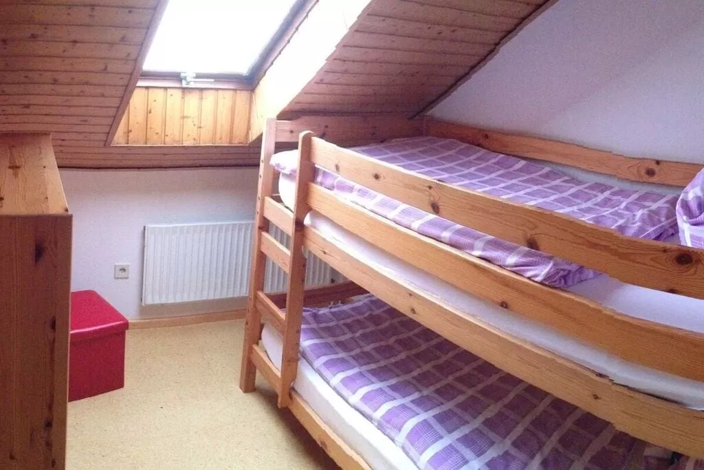 191412-Bedroom