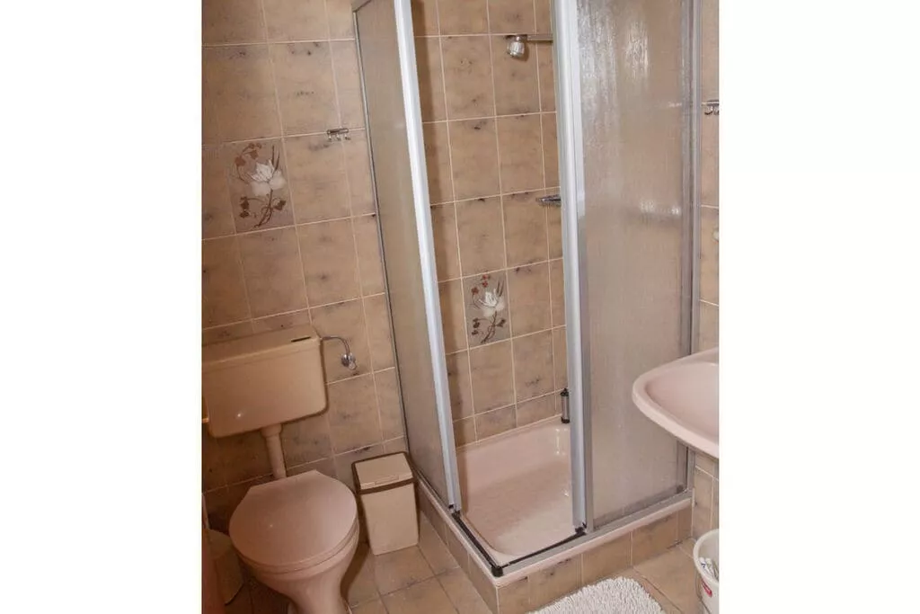 191412-Bathroom