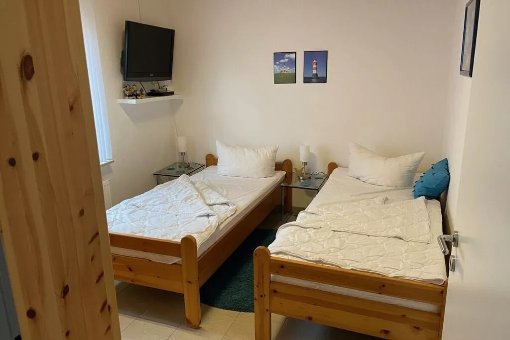 295862-Bedroom