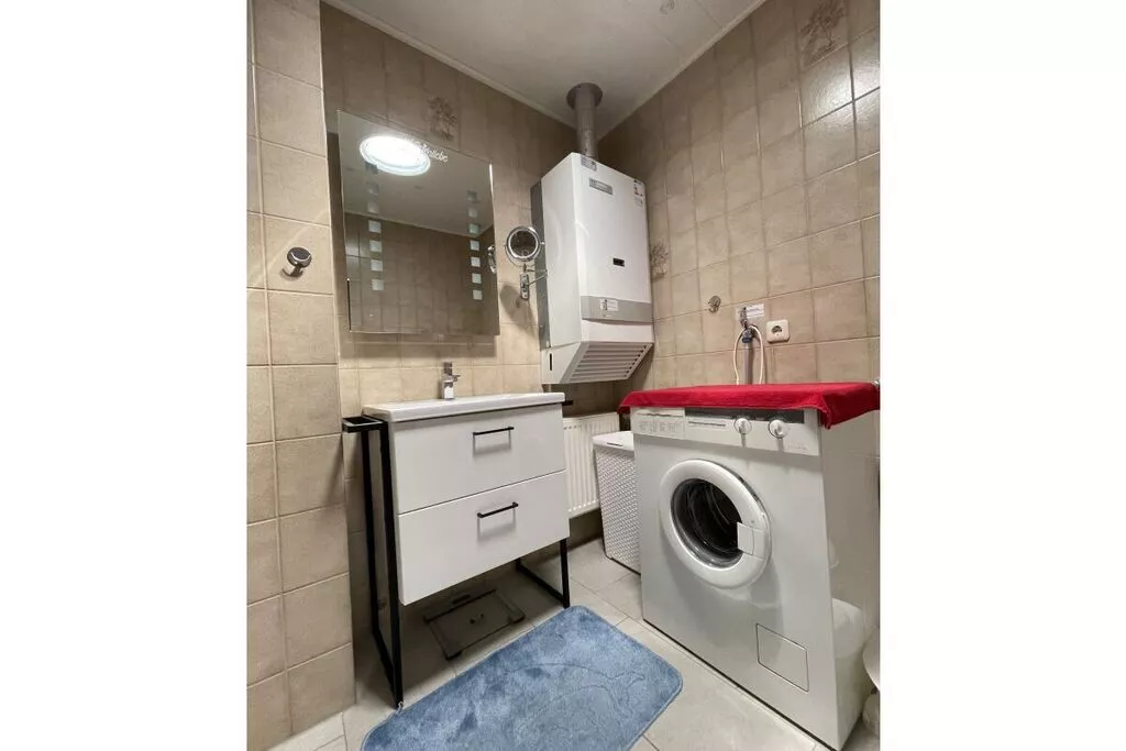 295862-Bathroom